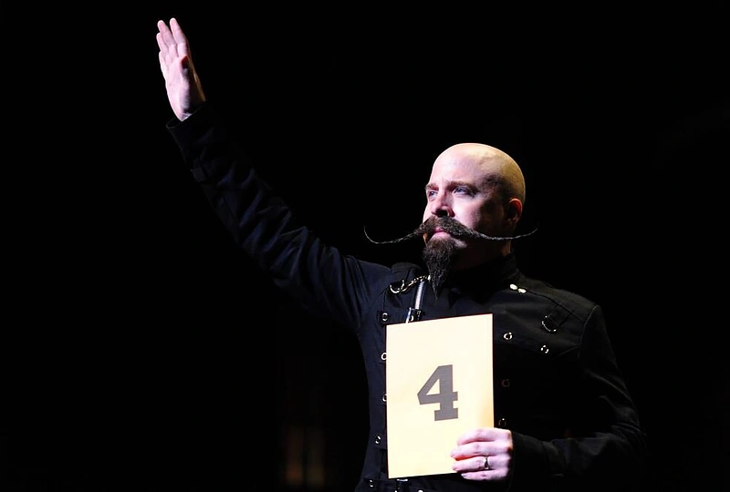 Barzdų ir ūsų čempionato dalyvis