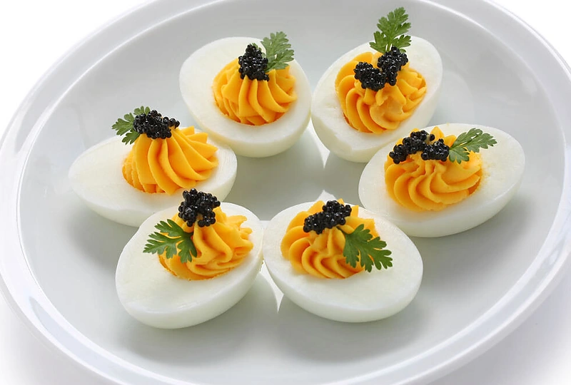 Helovino vaišės: virti kiaušiniai