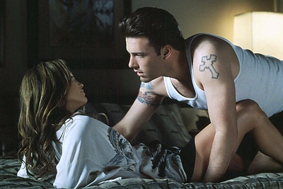 Jennifer Lopez ir Benas Affleckas filme „Džiglis“ / Kadras iš filmo