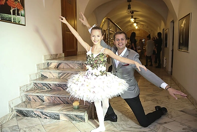 Triguba Nerijaus Juškos šventė: balerinos suknelė iš gėlių, čiuožykla virtusi baleto salė