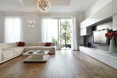 Vitrininiai langai interjere.