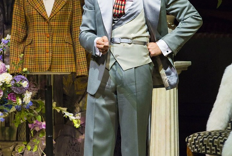 Jono Morrellio kurti kostiumai miuzikle „Top Hat“