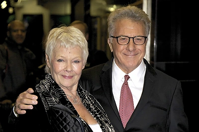 Dustinas Hoffmanas norėtų kine suvaidinti meilės istoriją su Judi Dench