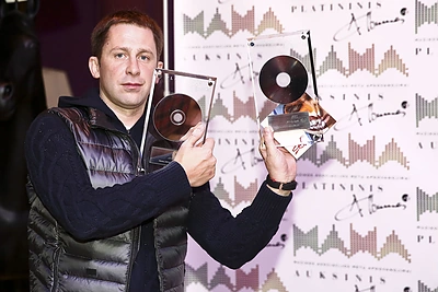 Platininį diską už albumą „Aš kaip žąsis“ gavęs Selas: „Visus pinigus paaukojome“