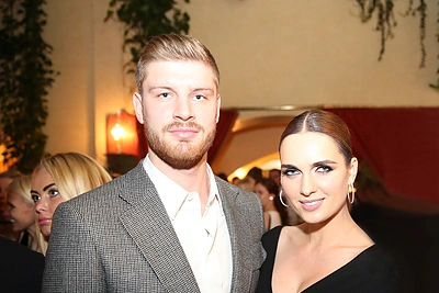 Asta Valentaitė vėl vieniša: stilistė išsiskyrė su krepšininku Dovydu Rediku