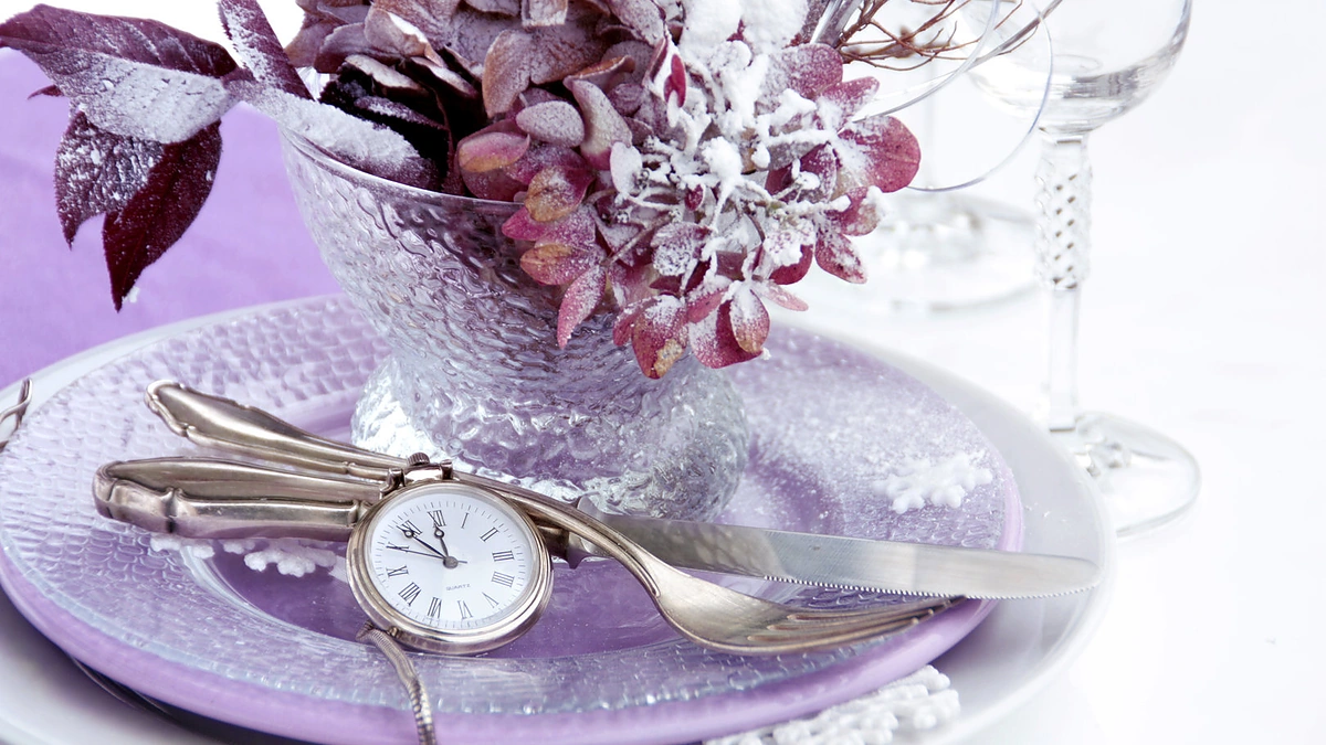 Kalėdų stalo serviravimas.