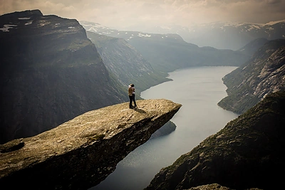 Haraldas Sixas savo merginai Hannai pasipiršo ant įspūdingiausios uolos Norvegijoje