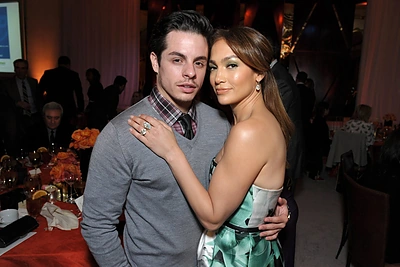 Jennifer Lopez atnaujino romaną su 18 metų už save jaunesniu šokėju Casperu Smartu