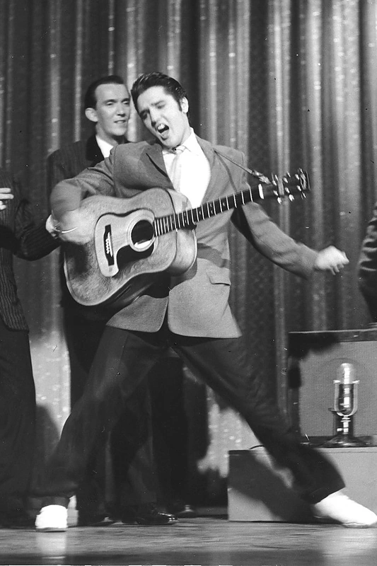 Elvis Presley (1956 m.)