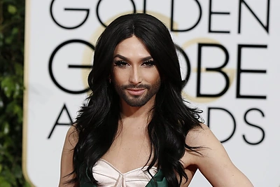 Ant „Auksinių gaublių“ raudonojo kilimo – į Holivudo elitą priimta Conchita Wurst