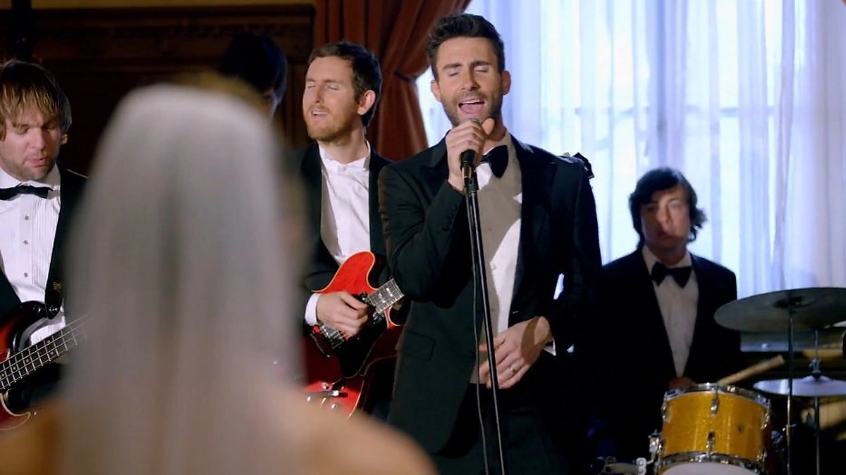 „Maroon 5“ vaizdo klipas „Sugar“