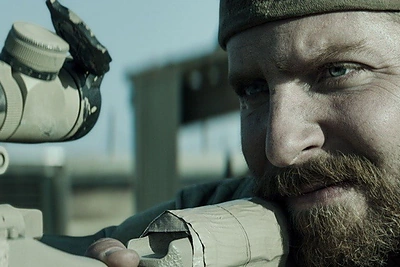 Bradley Cooperis filme „Amerikiečių snaiperis“