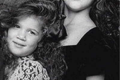 Khloe Kardashian ir Kim Kardashian vaikystėje
