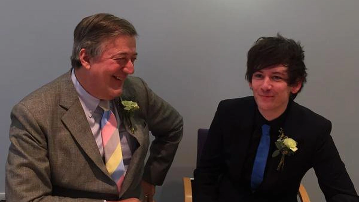 Stephenas Fry ir Elliottas Spenceris
