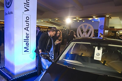 „Volkswagen Passat“ pristatytas Lietuvos nacionaliniame operos ir baleto teatre