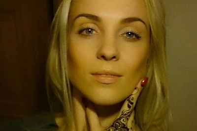 „4 Roses“ narė Akvilė Matukaitė pasidarė biotatuiruotę