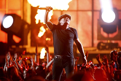 „AC/DC“ vokalistas Brianas Johnsonas išgirdo liūdnas medikų prognozes – gali apkursti
