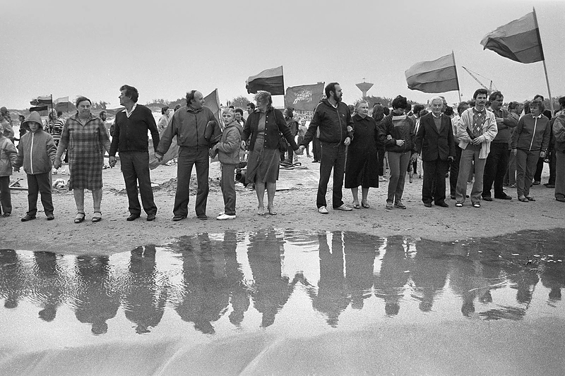 1988 09 03. Apkabinkime Baltiją