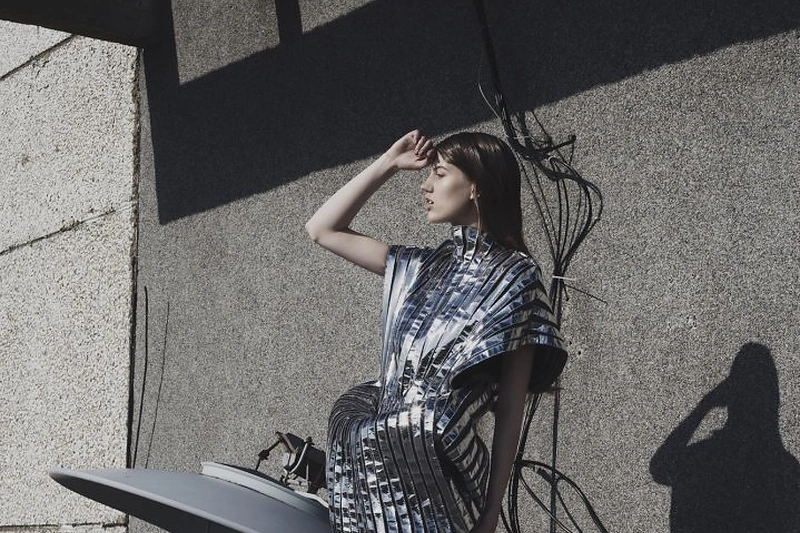 „Mados infekcija“ 2015: dizainerė Lina Elmentaitė ir jos kolekcija „Aplinkos atspindžiai“