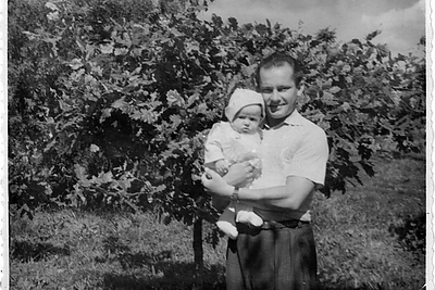 Audronė Bunikienė vaikystėje, su tėčiu