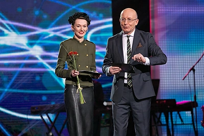 Cirke vyksiančius „Auksinius svogūnus 2015“ ves Arūnas Valinskas ir Beata Tiškevič-Hasanova