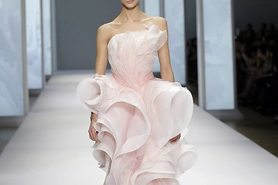 Mados namų „Ralph & Russo“ pavasario / vasaros kolekcija