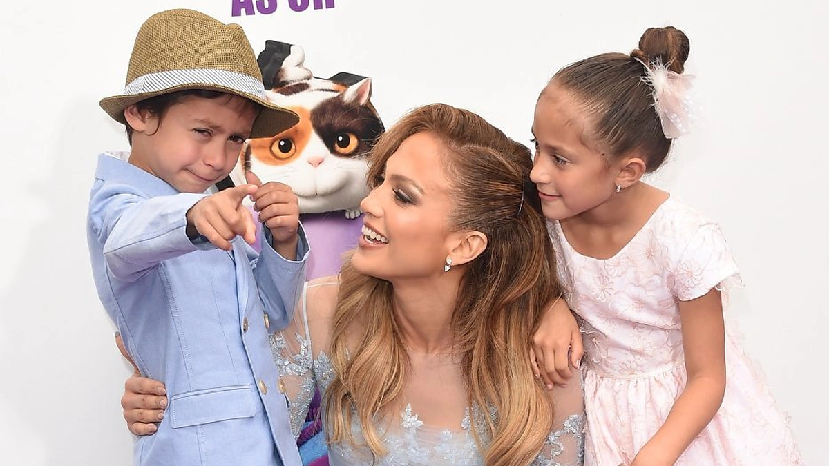 Jennifer Lopez su vaikais Maxu ir Emme