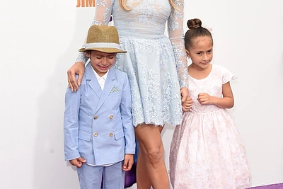 Jennifer Lopez su vaikais Maxu ir Emme
