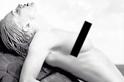 Madonna sukritikavo „Instagram“ už pašalintą jos pusnuogės nuotrauką