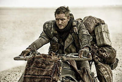 Tomas Hardy filme „Pašėlęs Maksas. Įtūžio kelias“