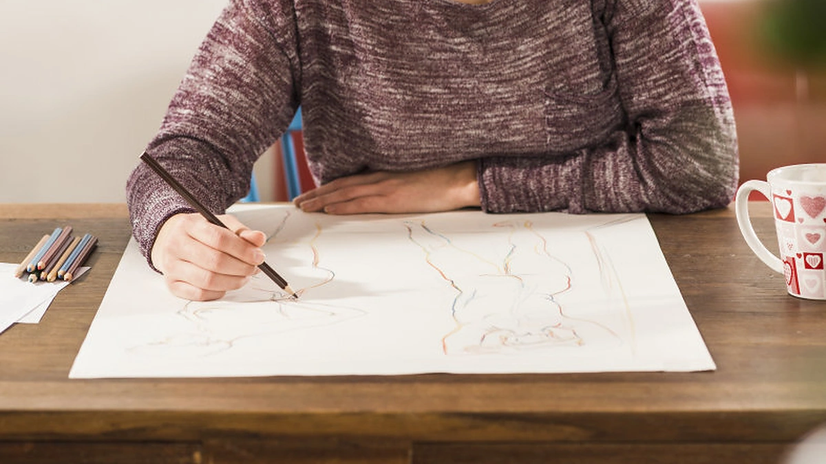 Jauna moteris spalvina