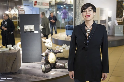 Parodos „Menas namams“ dalyvė Nomeda Marčėnaitė iliustruos vėžiu sergančių vaikų kurtas pasakas