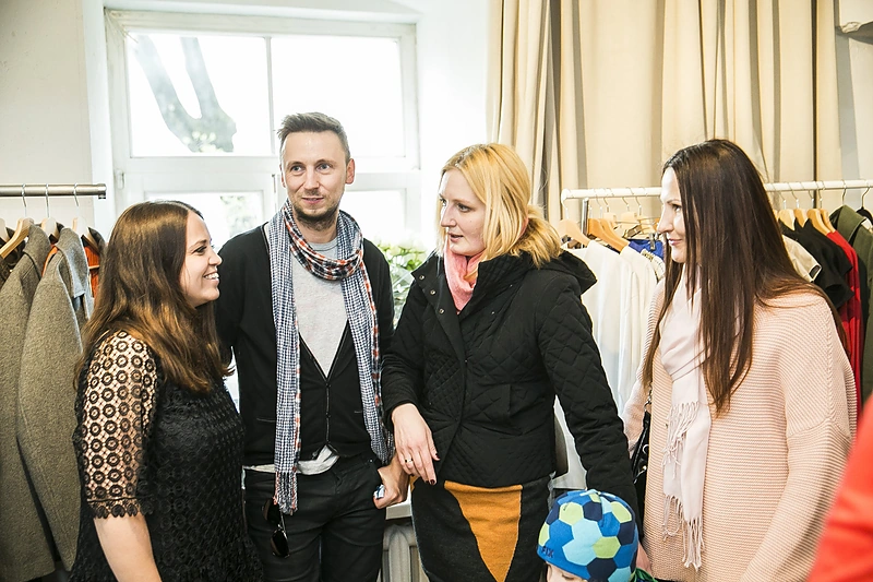 Parduotuvės atidarymo akimirka