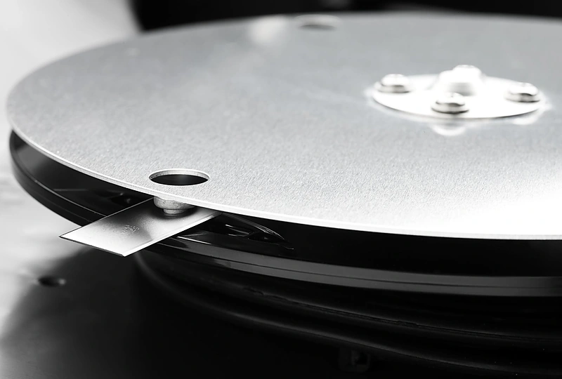 Aštrūs roboto pjovimo peiliukai. „Husqvarna“ nuotr.