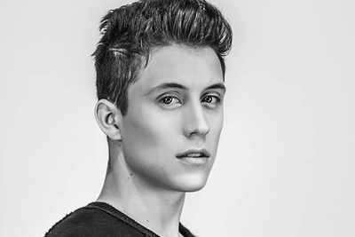 Susipažinkite: Belgijai „Eurovizijoje“ atstovaus Loïc Nottet, į kurį dėmesį atkreipė ir Sia