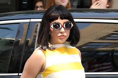 Įvertinkite Lady Gagos staigmeną gerbėjams – pirmą jos vaizdo klipą šiais metais