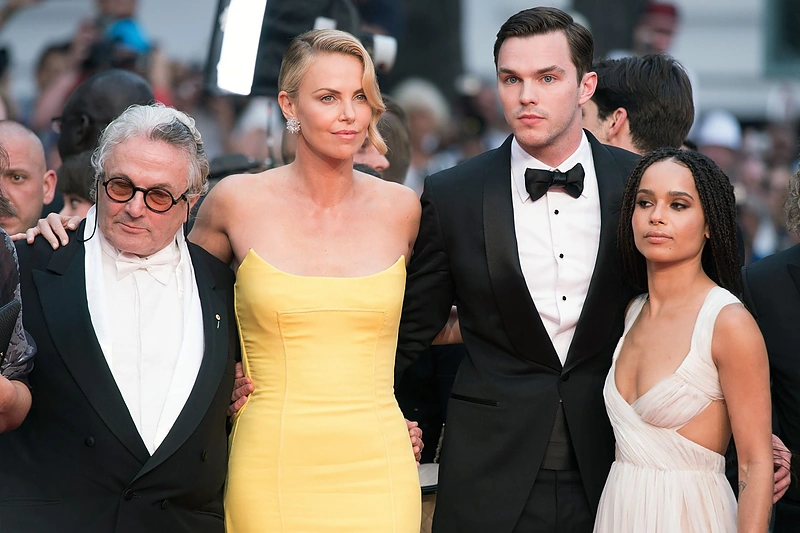Režisierius George'as Milleris ir aktoriai Charlize Theron, Nicholas Houltas ir Zoe Kravitz