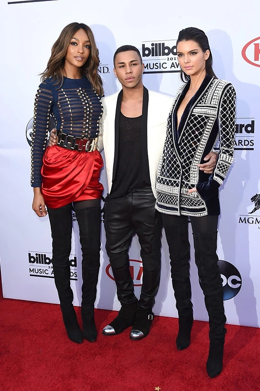 Dizaineris Olivieris Rousteingas su Jourdan Dunn ir Kendall Jenner