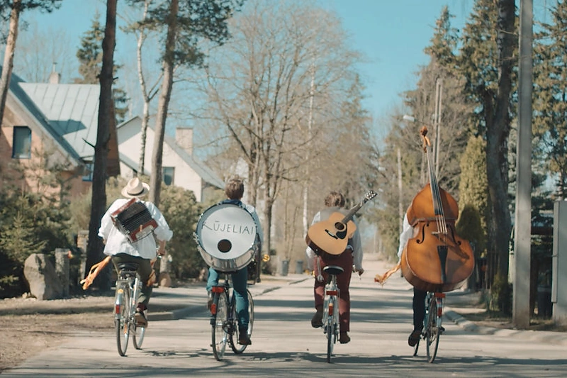 Folkroko grupė „Kūjeliai“