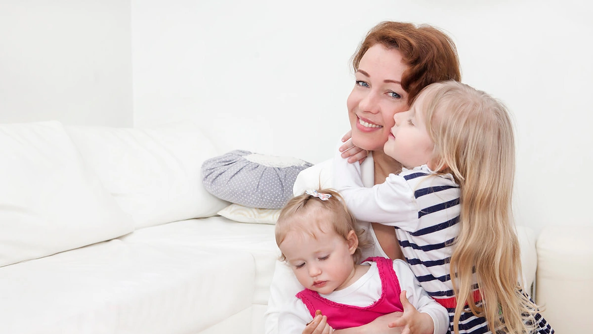 Aistė Jasaitytė-Čeburiak su dukromis