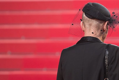 Puošmenos ant raudonojo Kanų kilimo