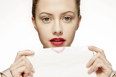 Kaip pakoreguoti lūpų dažų spalvą?