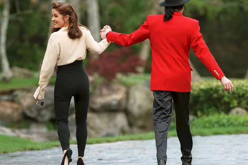 Michaelas Jacksonas ir Lisa Marie Presley „Neverland“ rančoje (1995 m.)
