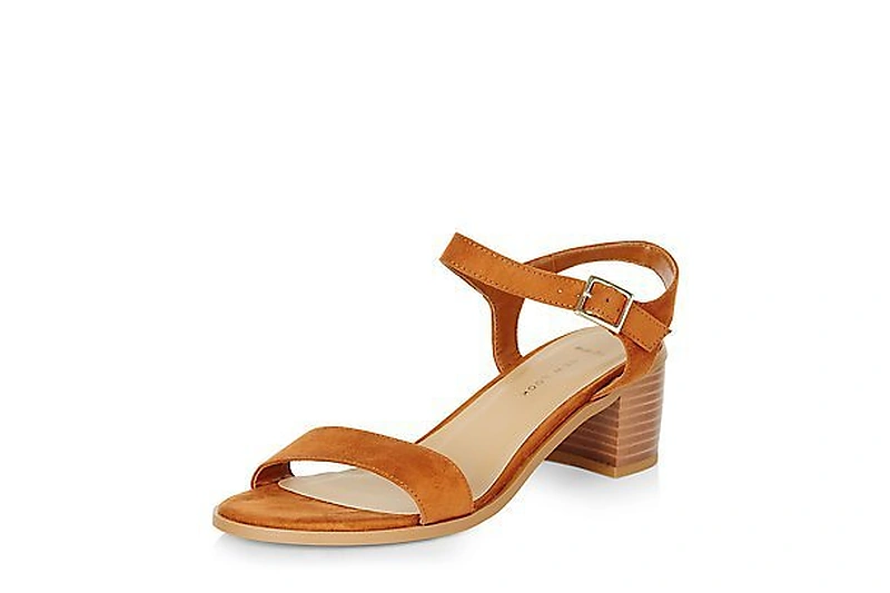 Rudos plataus modelio „New Look“ basutės.