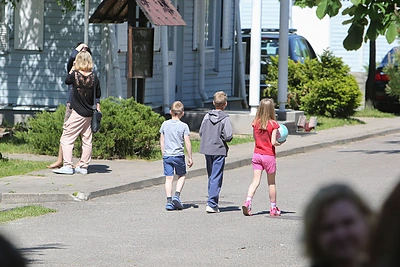 Prašoma visuomenės pagalbos: Alytuje dingo moteris su trimis mažamečiais vaikais