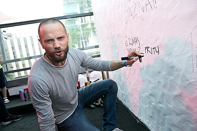 Dailininkas Rimas Valeikis sukritikavo olimpiečių aprangą: „Tokią pirktum nebent per išpardavimą“