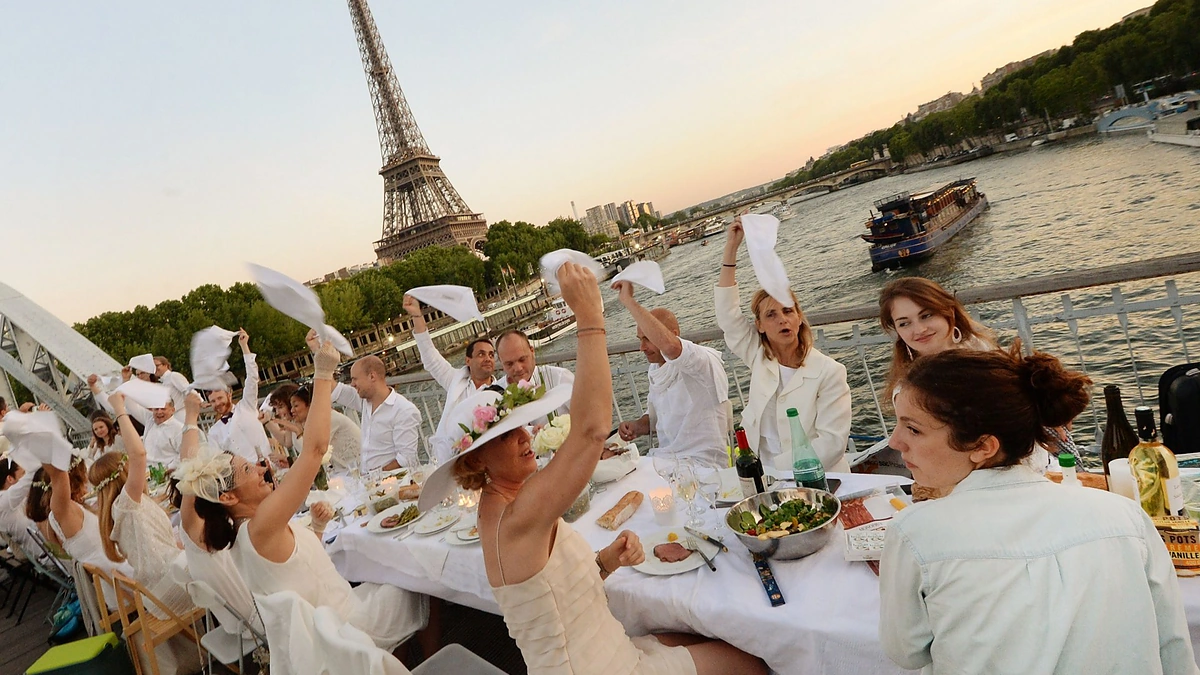 „Diner en Blanc“ – vakarienė baltai