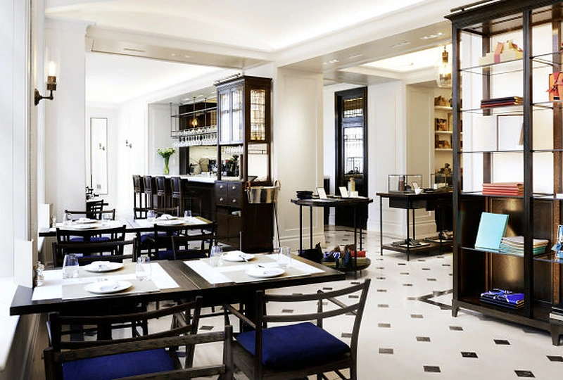 „Burberry“ kavinė Londone