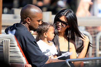 Kim Kardashian ir Kanye Westas antrąjį dukros North gimtadienį linksmai šventė Disneilende