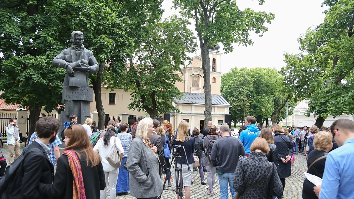 „Vilniaus kalbančių skulptūrų“ atidarymo akimirka